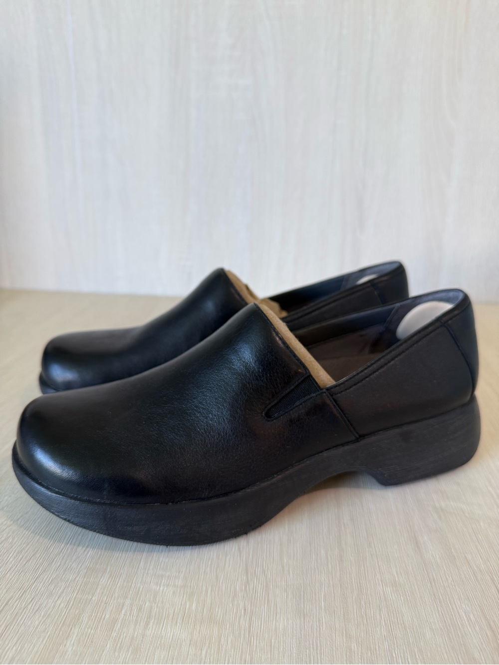 Dansko Professional Black Leather Slip-On Nursing / Work Clogs Women’s EU 40